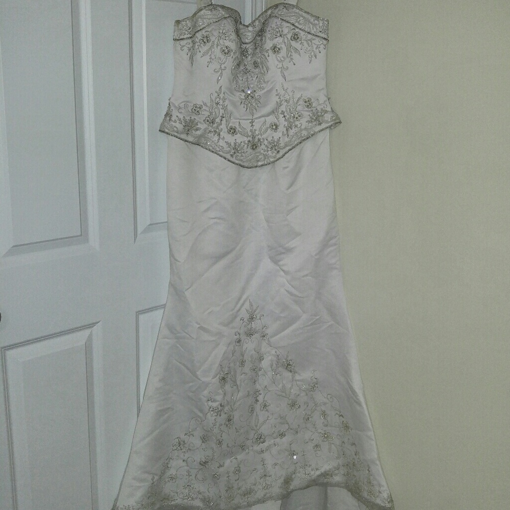 💍💍Mary’s Bridal Wedding Dress w/detachable train - Picture 2 of 5